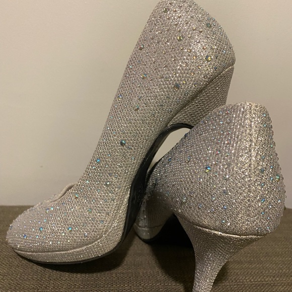 Silver Slipper Sparkly Pumps - Picture 4 of 10
